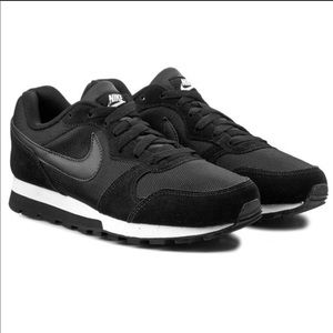 Nike MD Runner 2 Black Lace Up Running Shoe